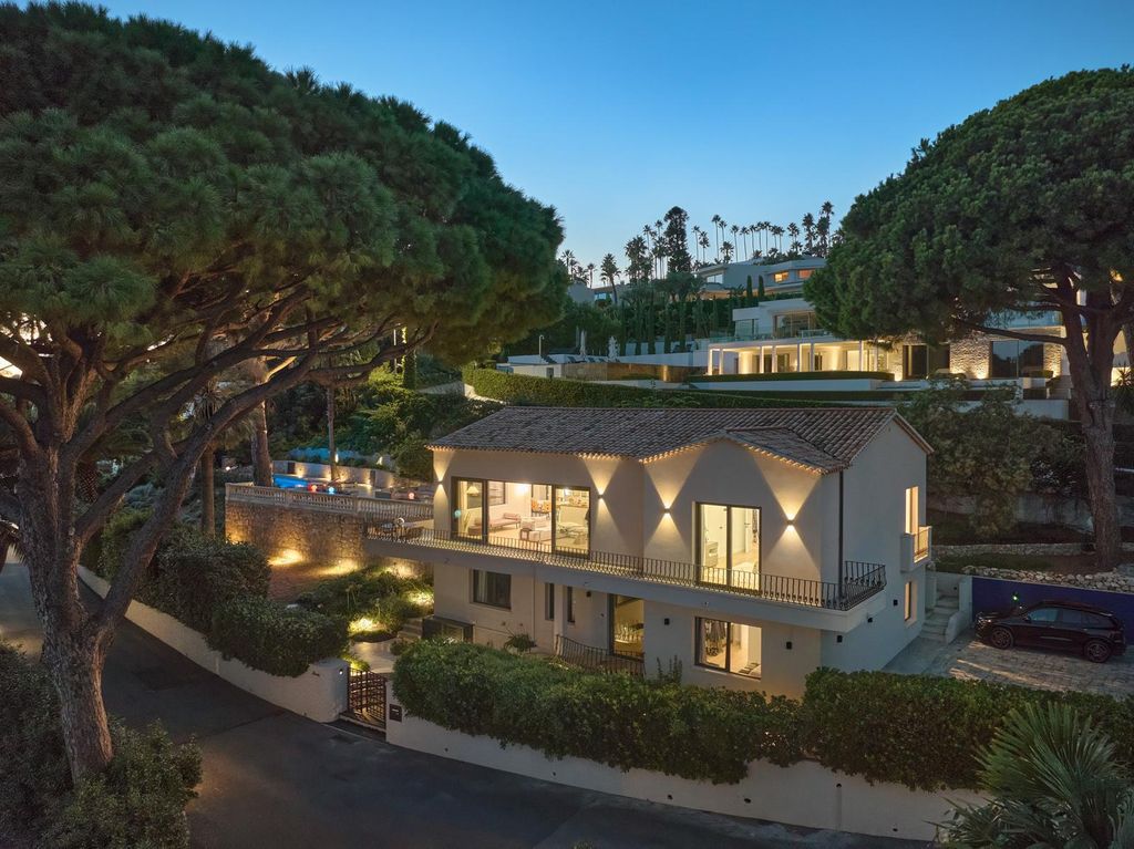 6 bedroom luxury Villa for sale in Canne 6 bedroom luxury Villa for sale in Cannes, France2